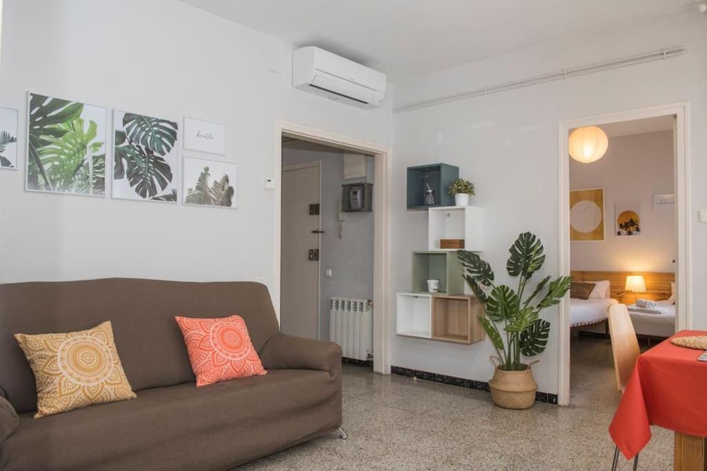 Sunny And Quiet Sagrada Familia Appartement Barcelona Buitenkant foto